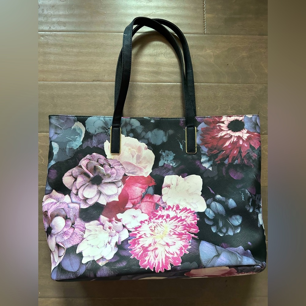 Floral shoulder bag